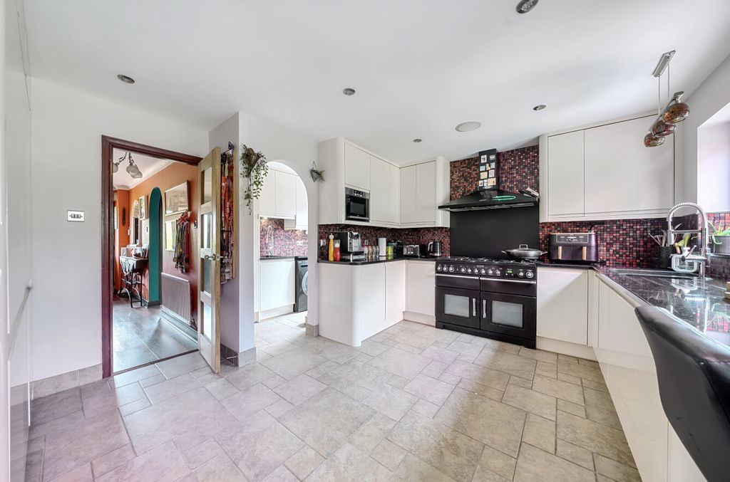 Property photo 3 of 14 1342967-8-68A7464...