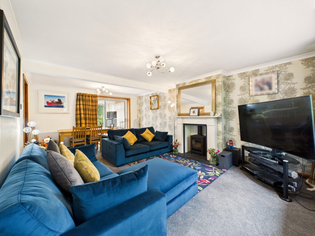 Property photo 3 of 27