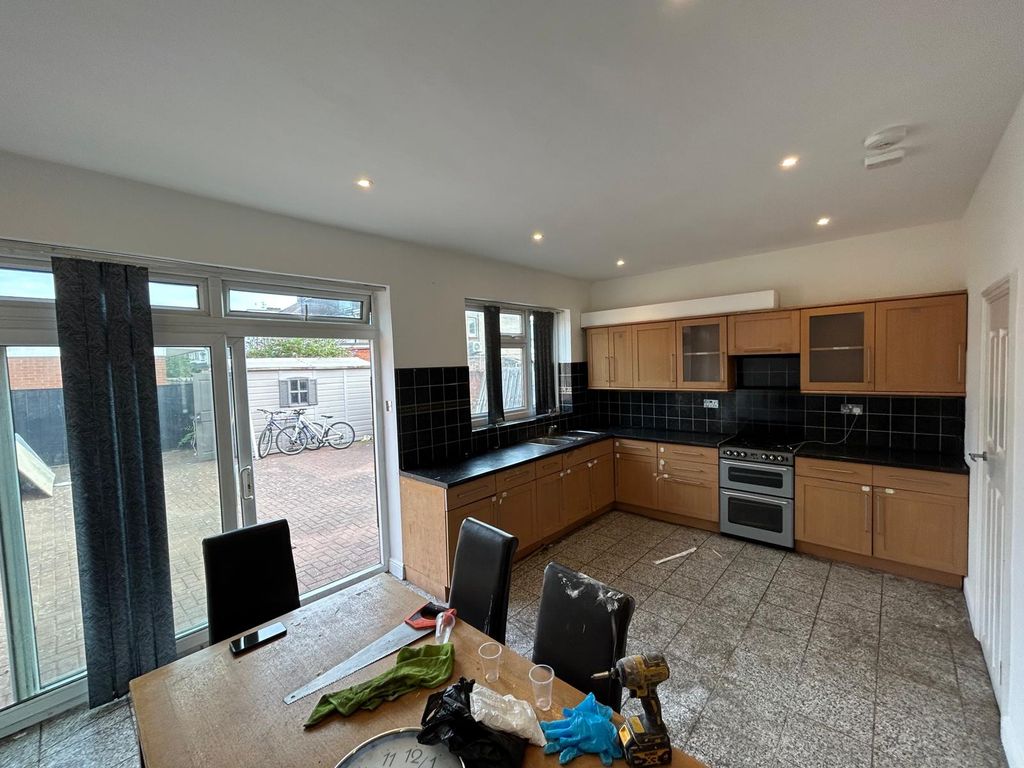 Property photo 2 of 15 Gallery