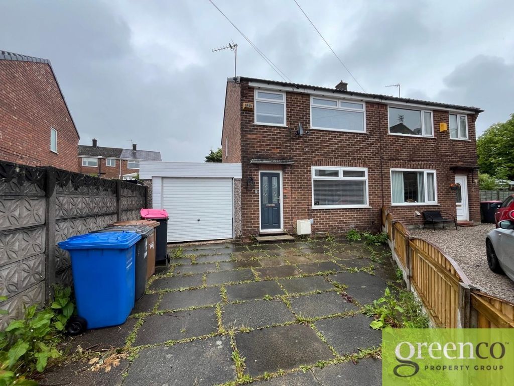 Property photo 2 of 31