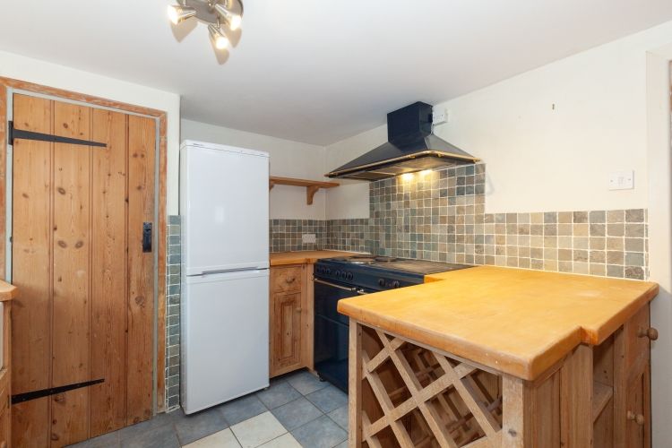 Property photo 3 of 9 242568
