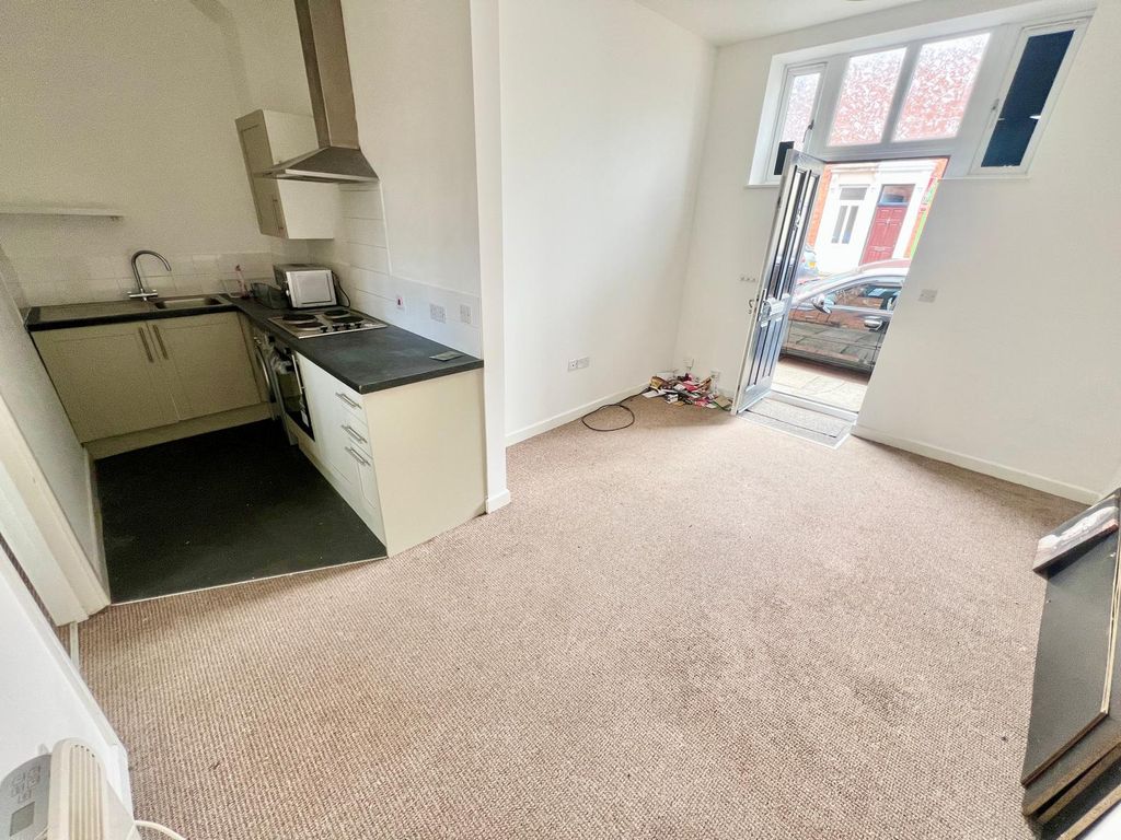 Property photo 3 of 9 Image