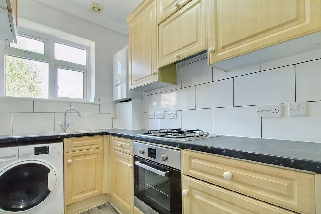 Property photo 2 of 7 2.Kitchen.Jpg