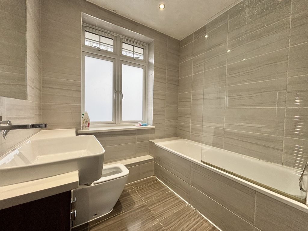 Property photo 2 of 13 Bathroom