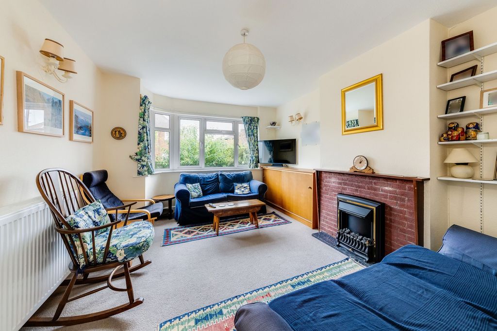 Property photo 3 of 19