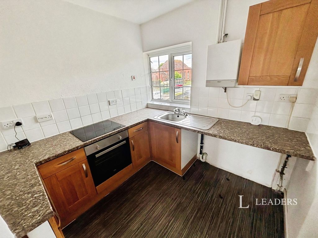 Property photo 3 of 8 Kitchen