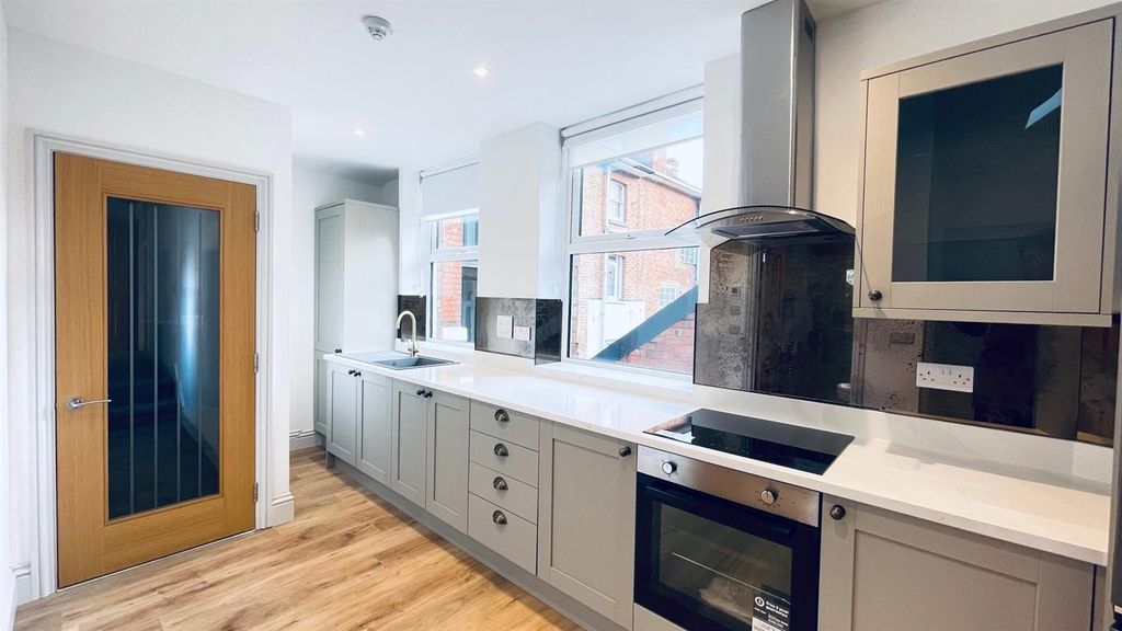 Property photo 1 of 6 Photo 3