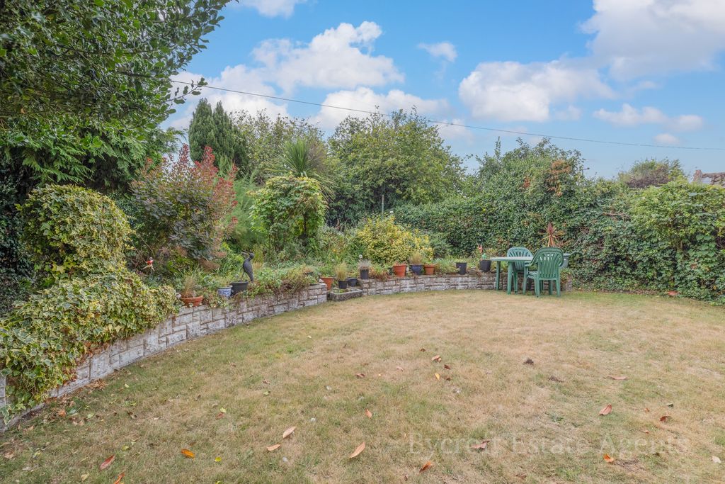 Property photo 3 of 20