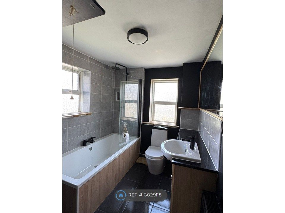 Property photo 3 of 13 Bathroom_Pic1