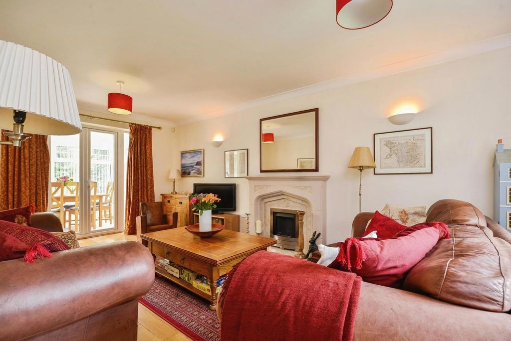 Property photo 3 of 18 Pbox-Img.Jpg