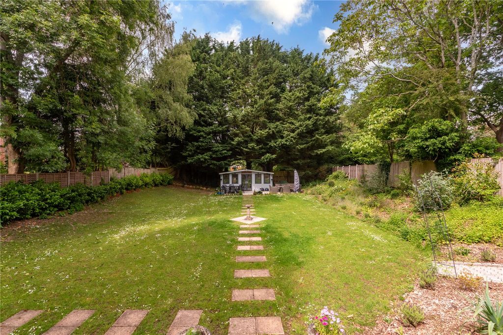 Property photo 3 of 13 Garden