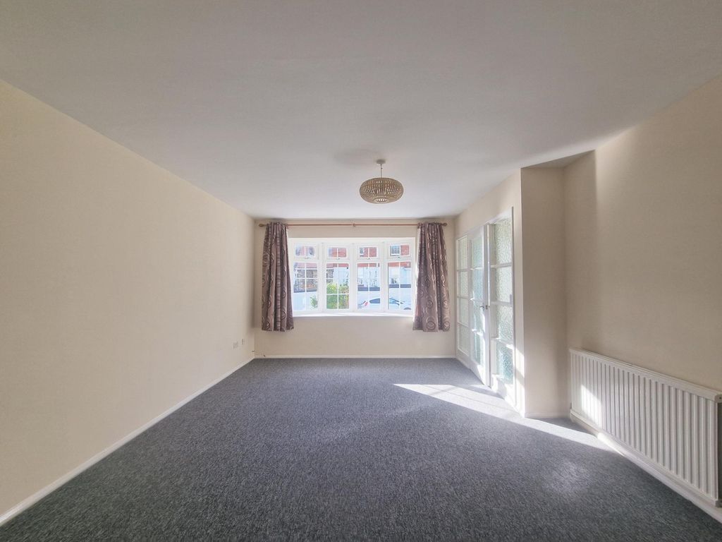 Property photo 2 of 15 Photo 11