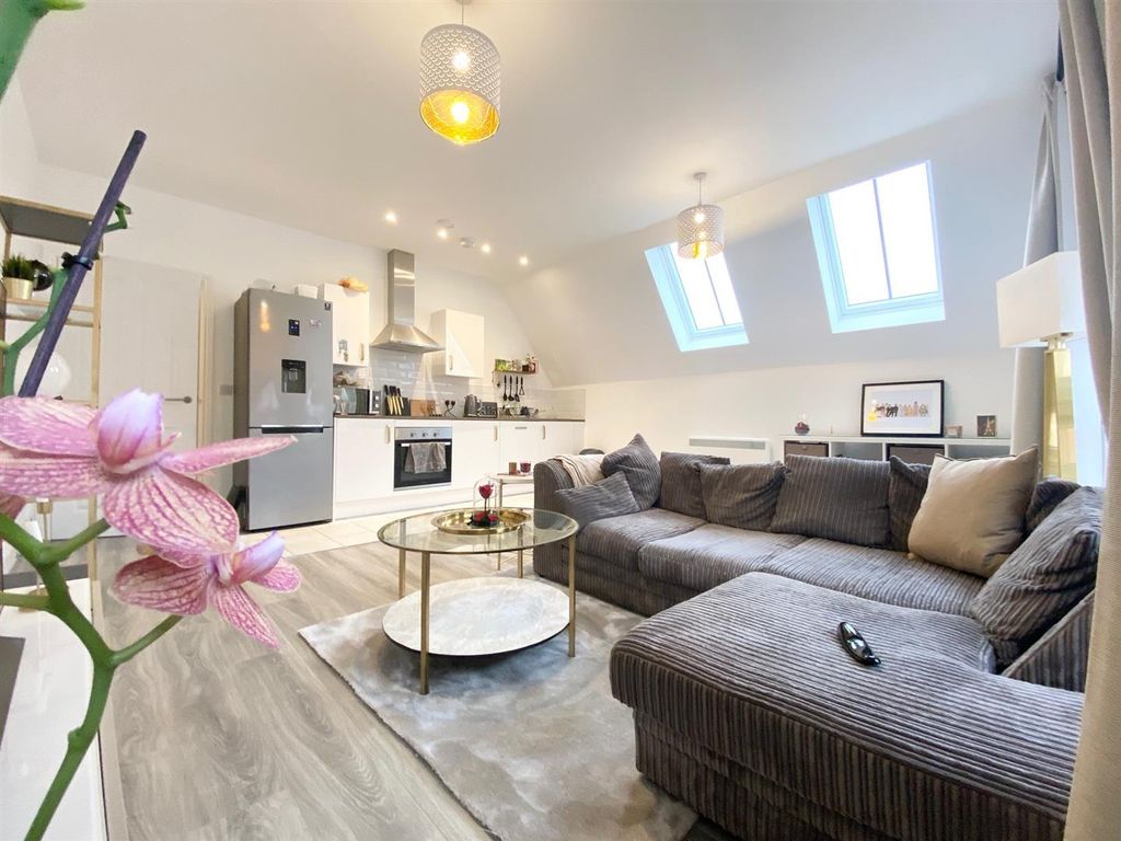 Property photo 2 of 7 Bea3092472.Jpg