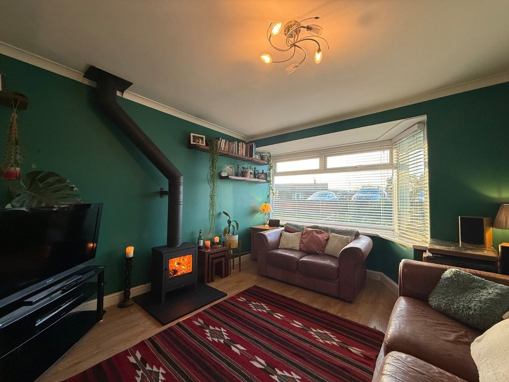 Property photo 2 of 19 Living Room