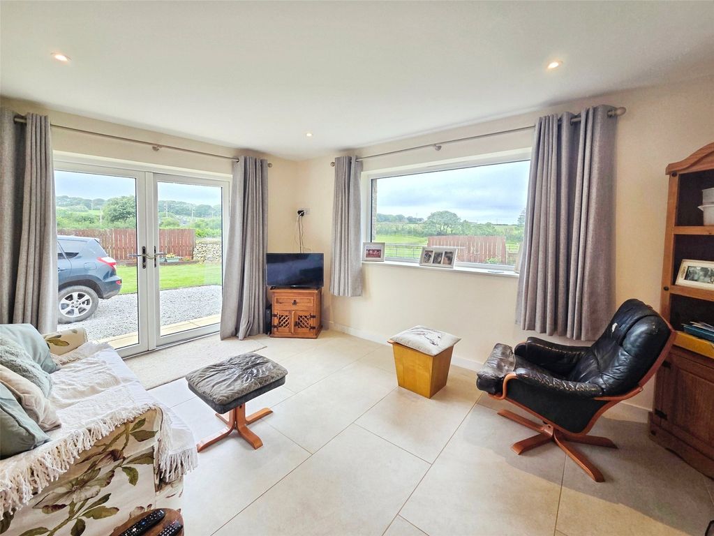 Property photo 3 of 31 Picture No. 28