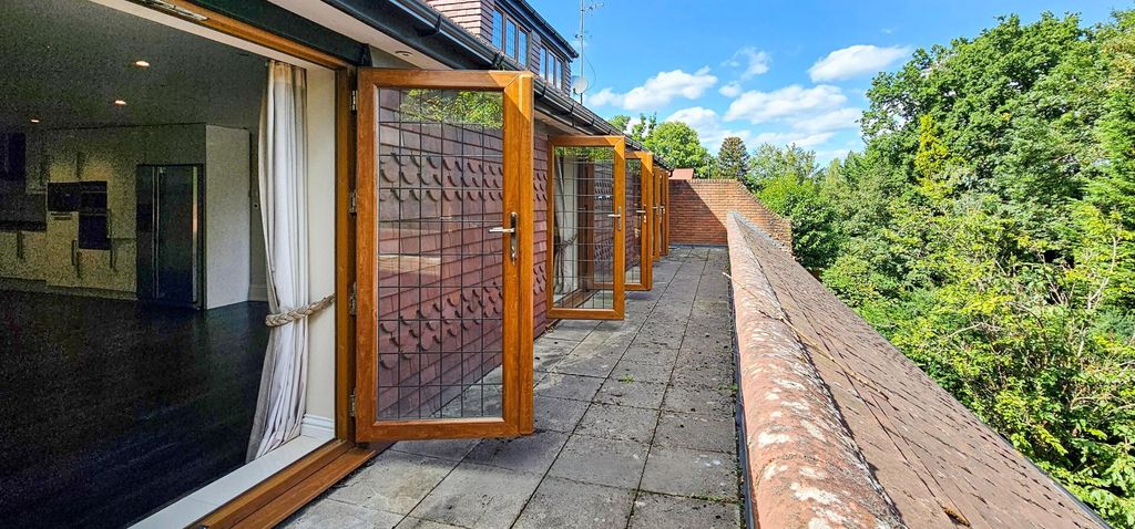Property photo 2 of 17 Terrace / Patio