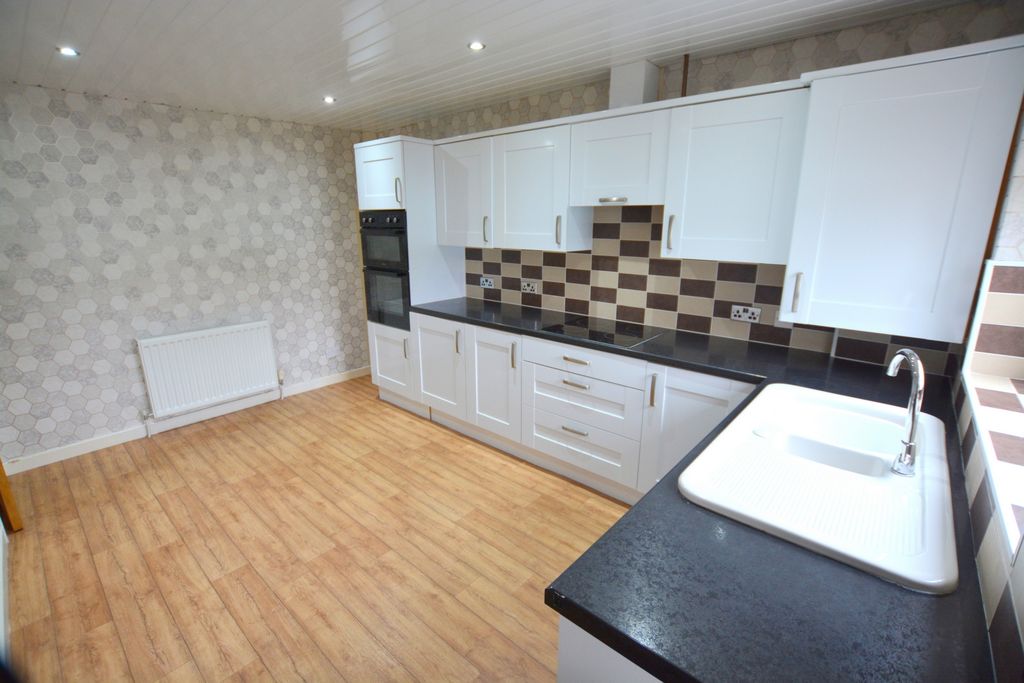 Property photo 2 of 12 Photo 3