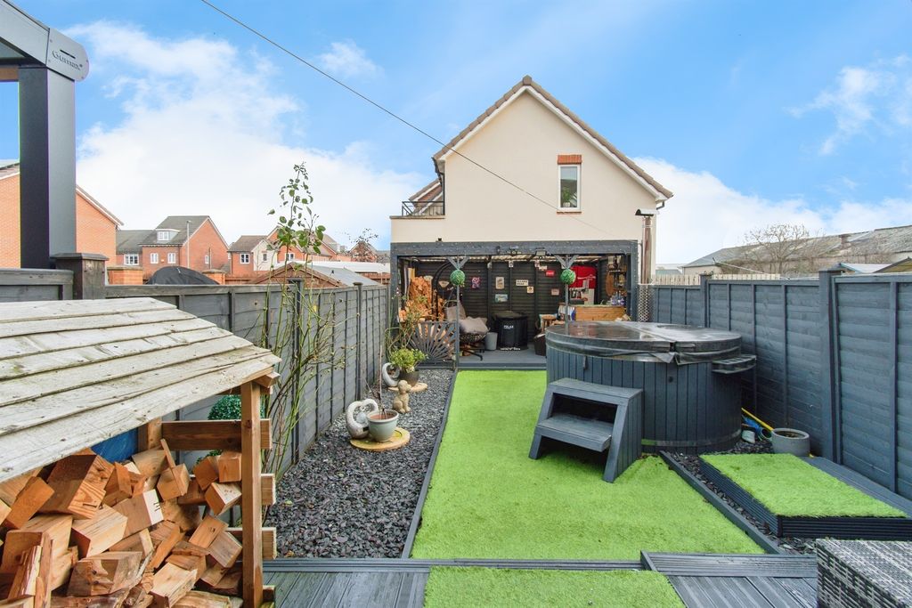 Property photo 3 of 13