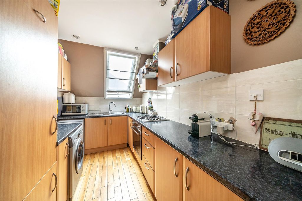 Property photo 3 of 14