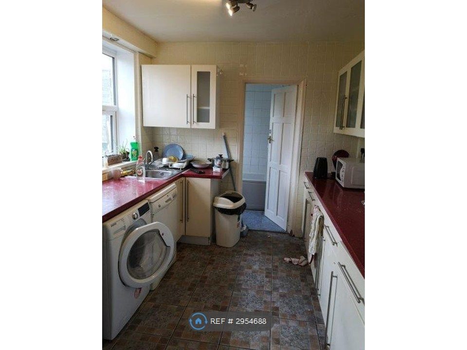 Property photo 2 of 16 Kitchen