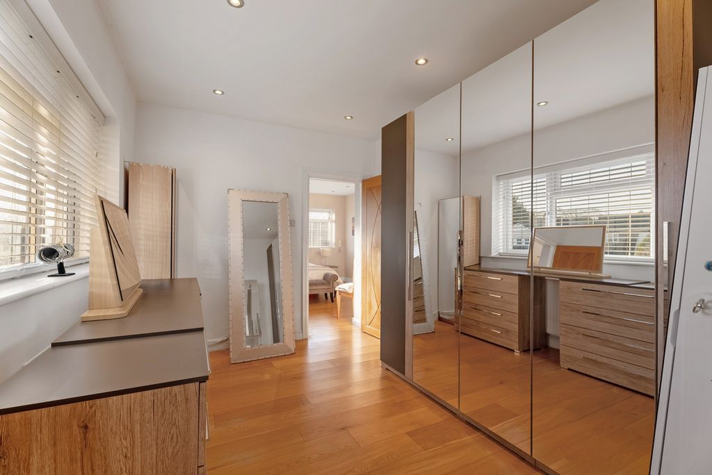 Additional image 17 of 6 bed detached house for salePine Grove, Brookmans Park AL9