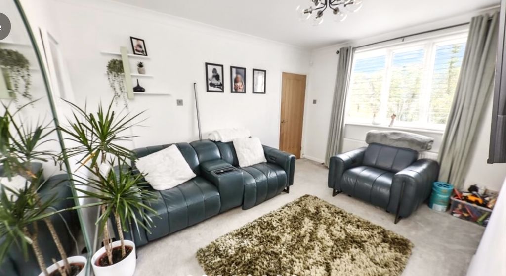 Property photo 2 of 11 Image004