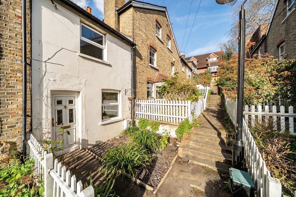 Property photo 1 of 17 1435414-18-69c55d...