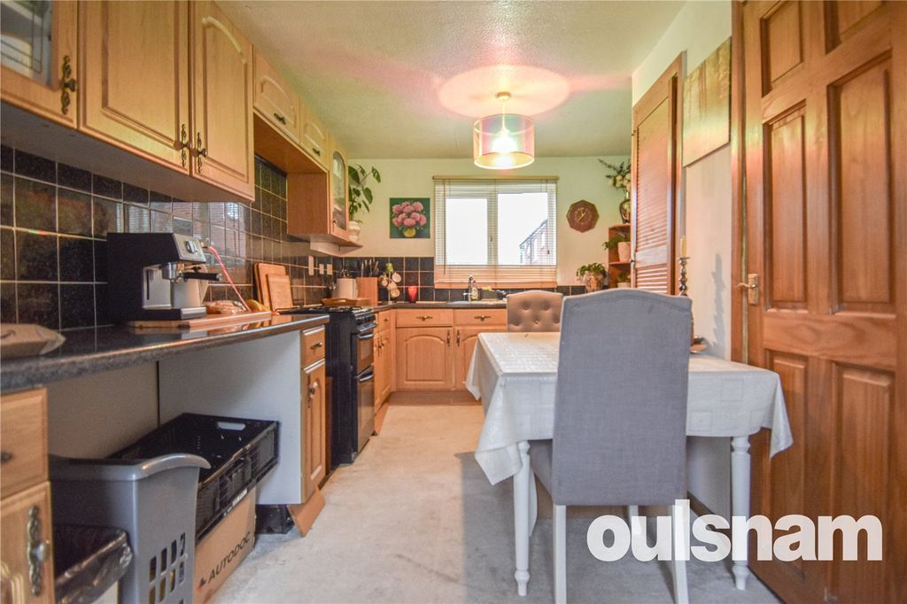 Property photo 3 of 8 Picture No. 11