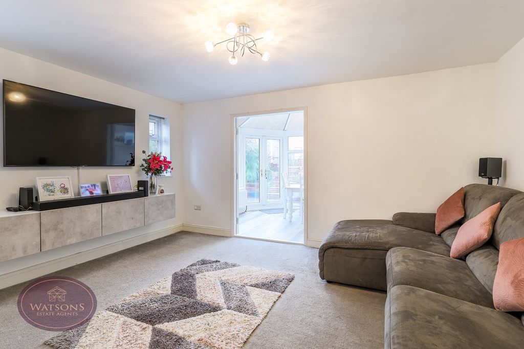 Property photo 2 of 25