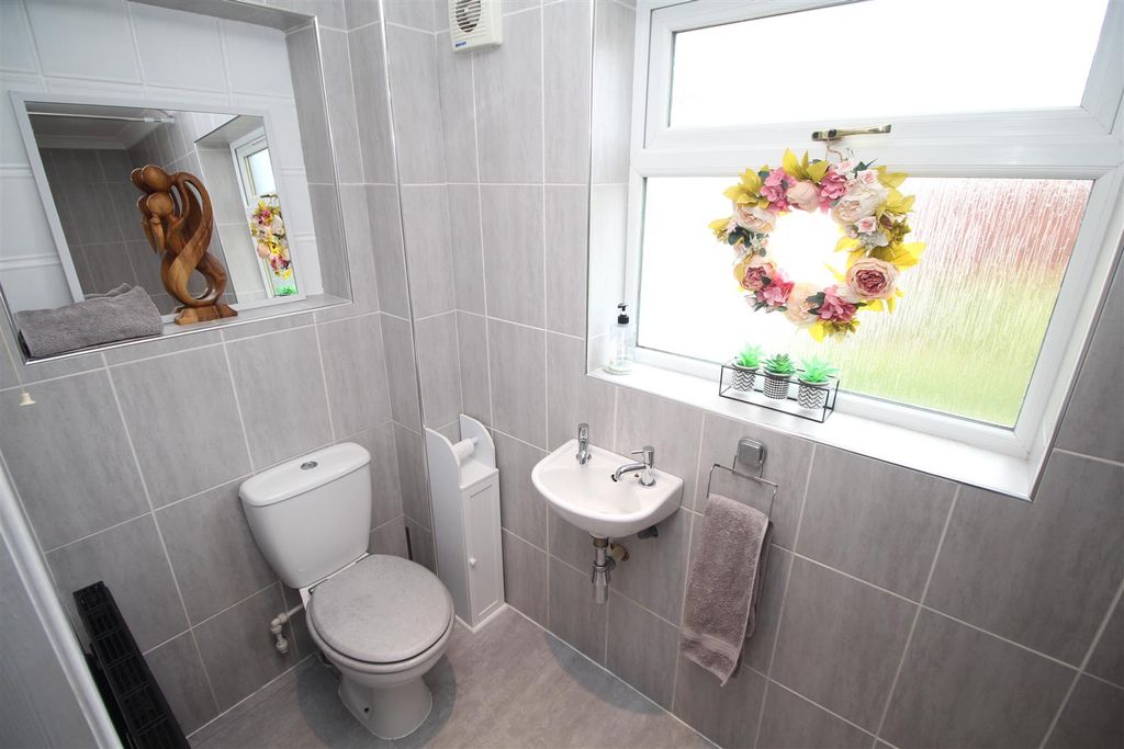Additional image 12 of 4 bed terraced house for saleOronsay Avenue, Port Glasgow PA14