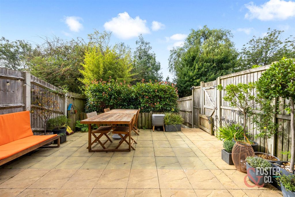 Property photo 2 of 22 Gatton Park Lane, 9-017.Jpg