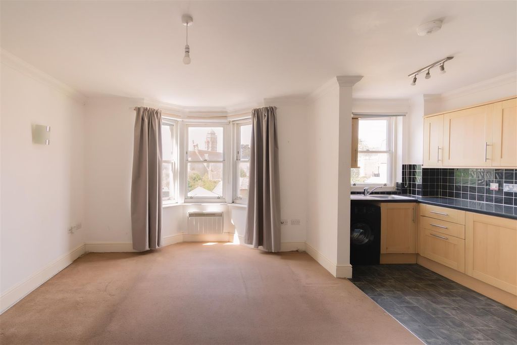 Property photo 3 of 17 Open Plan Living