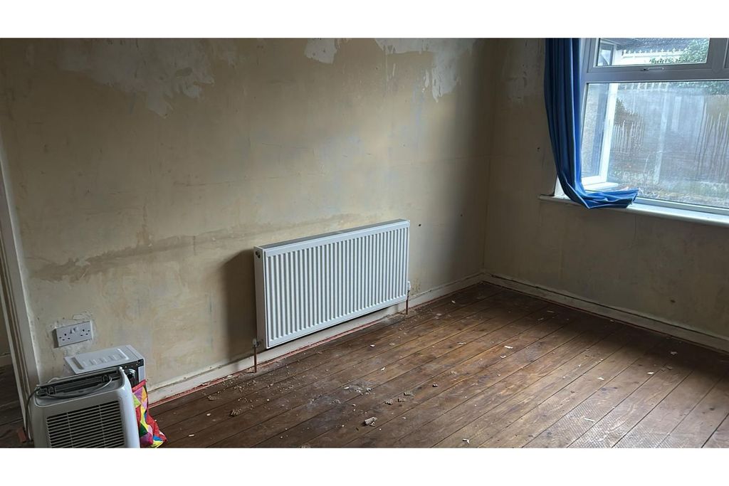 Property photo 3 of 5