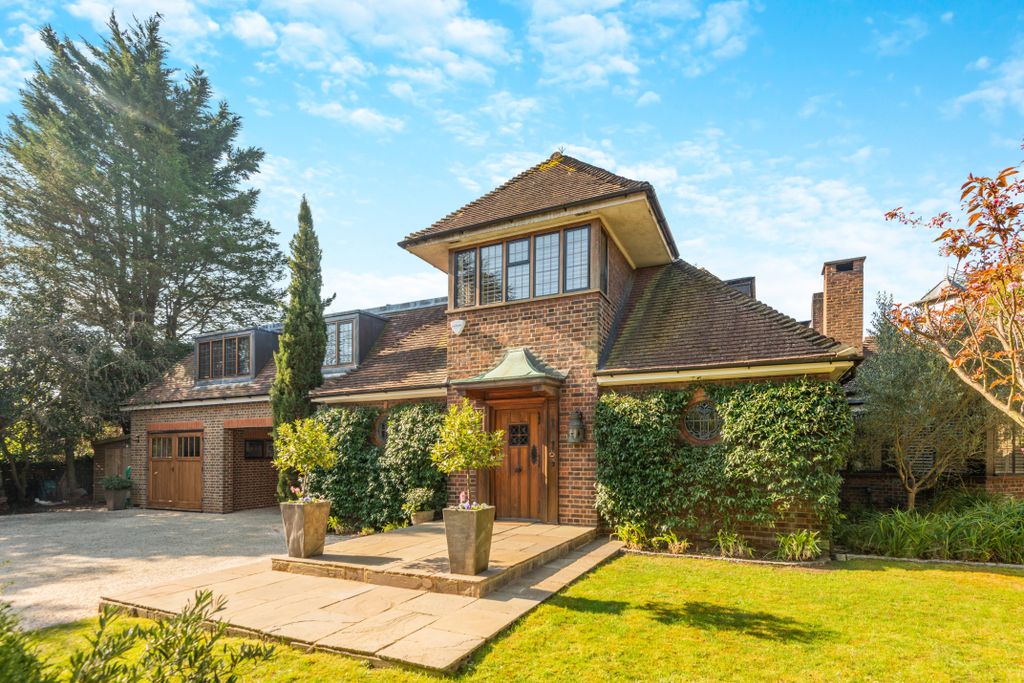 Property photo 1 of 18