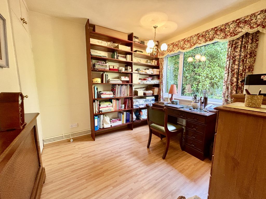Additional image 6 of 2 bed flat for saleQuarry Gardens, Tredarvah TR18