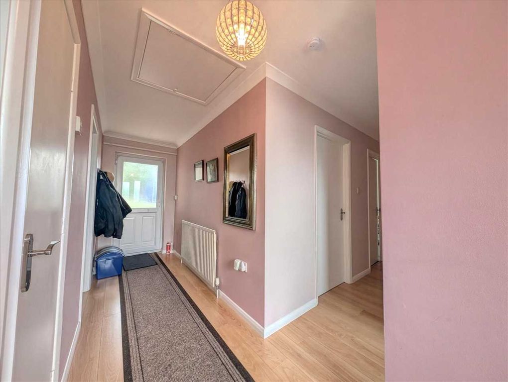 Property photo 3 of 15 Entrance Hall