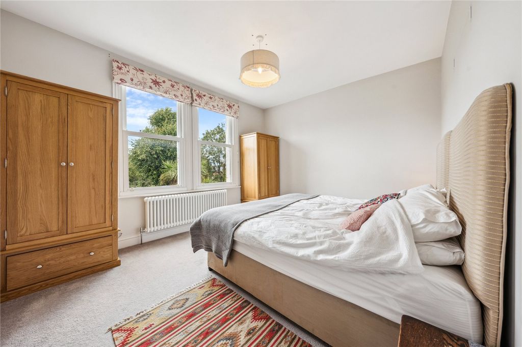 Property photo 3 of 16 Picture No. 15