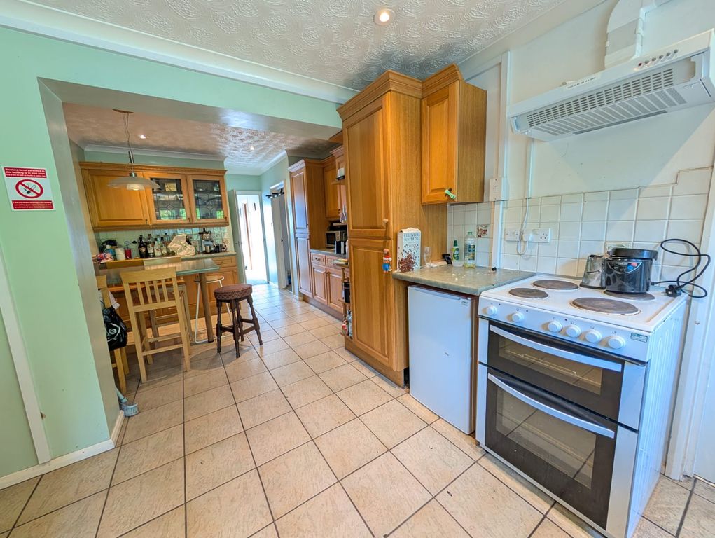Property photo 2 of 14 Image