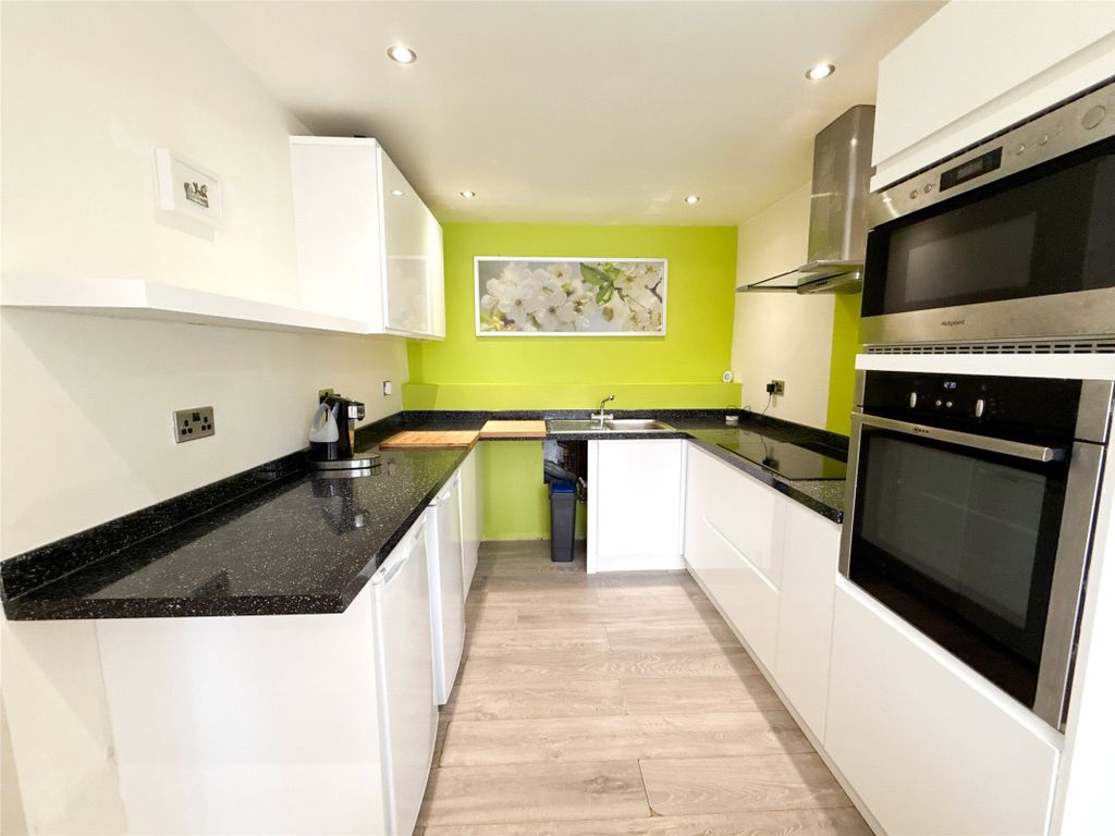 Property photo 3 of 24 Dining Kitchen