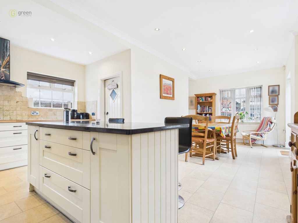 Property photo 3 of 51