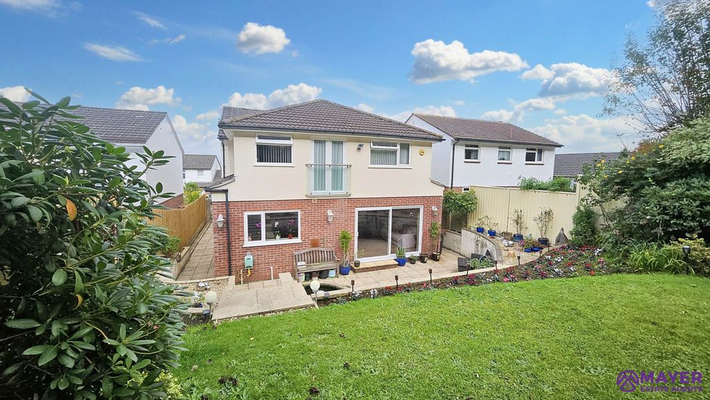 Property photo 2 of 23