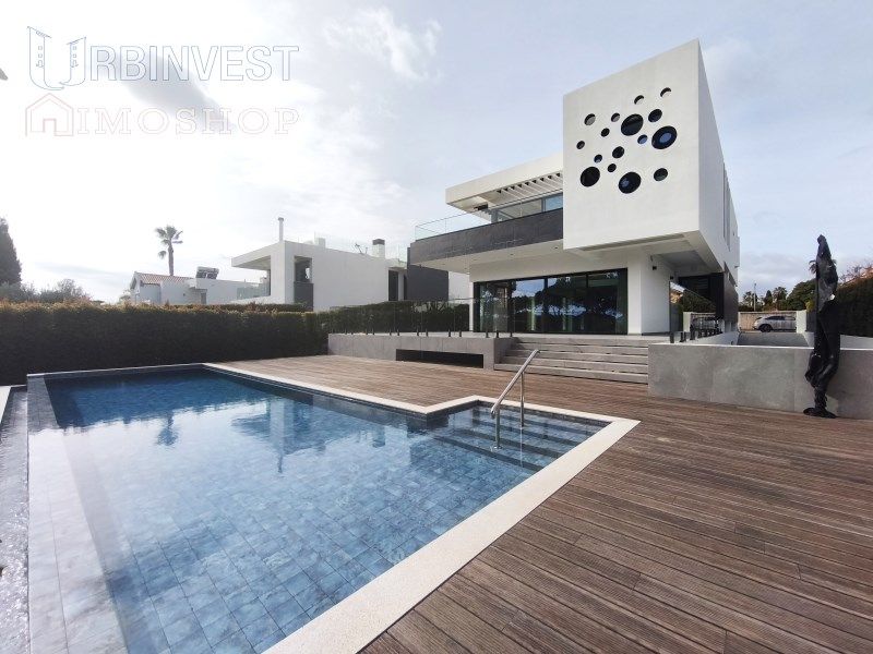 Property photo 1 of 74