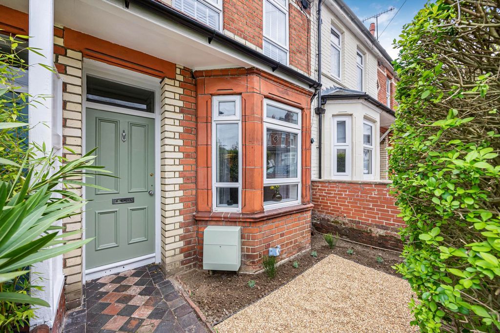 Property photo 1 of 17