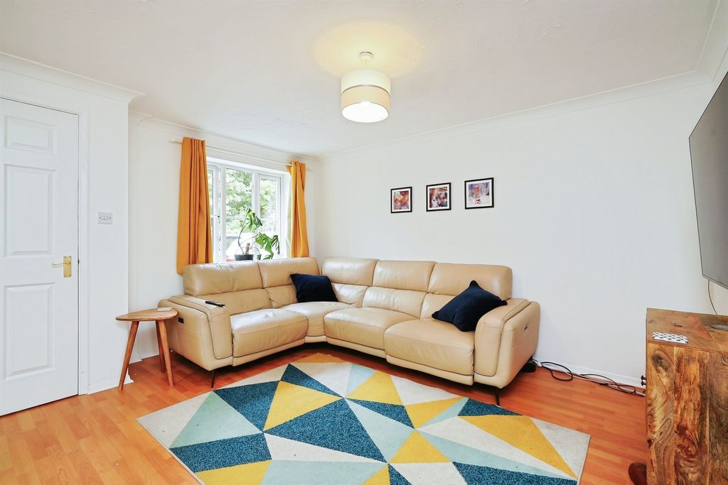 Property photo 2 of 16