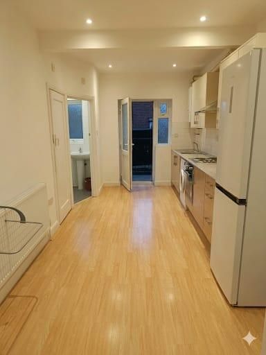 Property photo 1 of 5 Kitchen