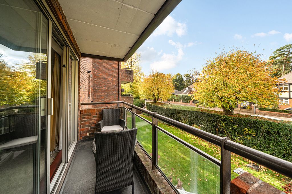 Property photo 3 of 22 1370397-17-68Fb9B...