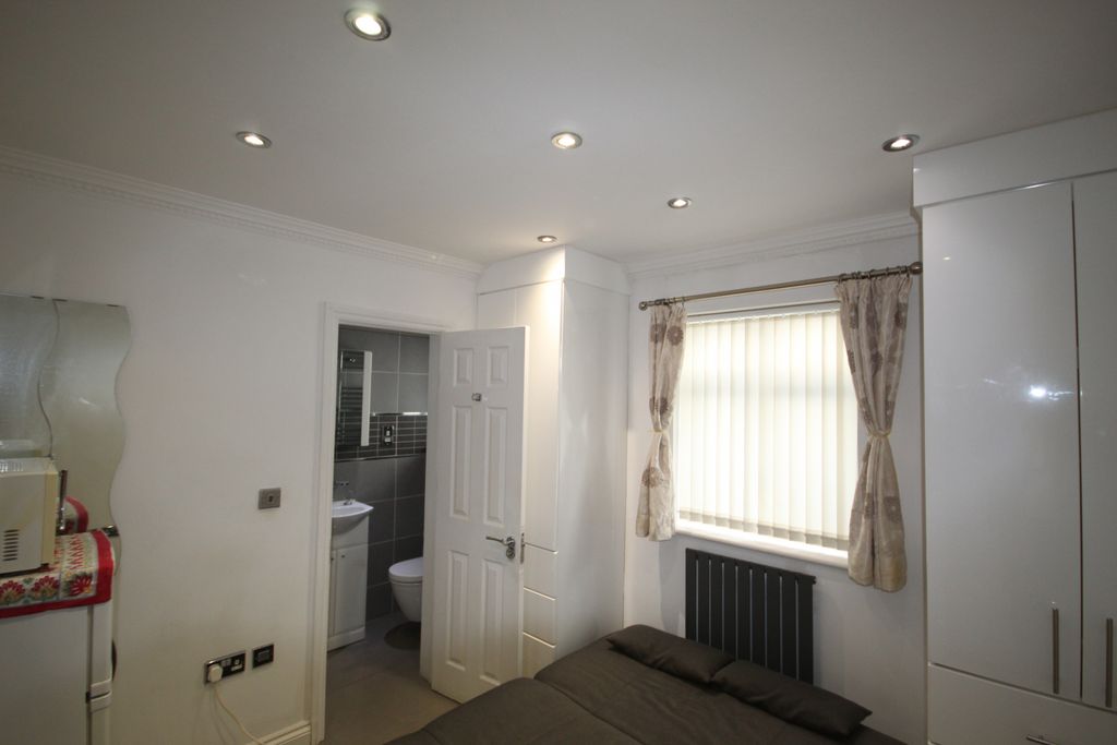 Property photo 2 of 3 Gallery