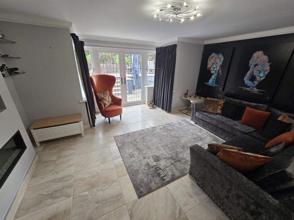 Property photo 3 of 21 Picture No. 23