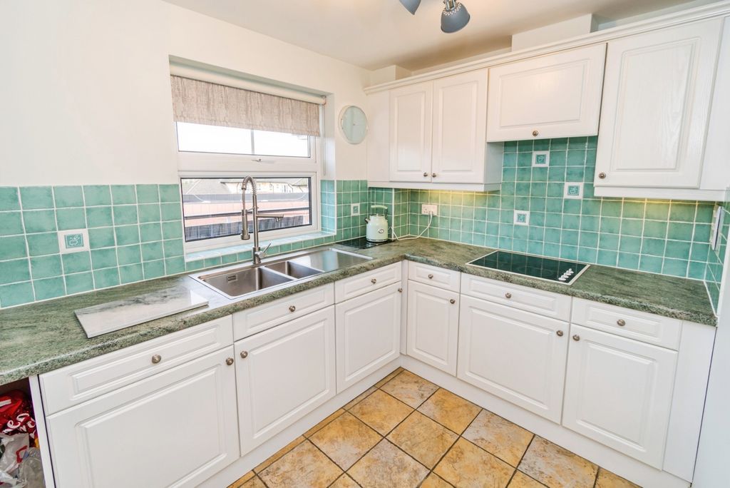 Property photo 3 of 14 Photo