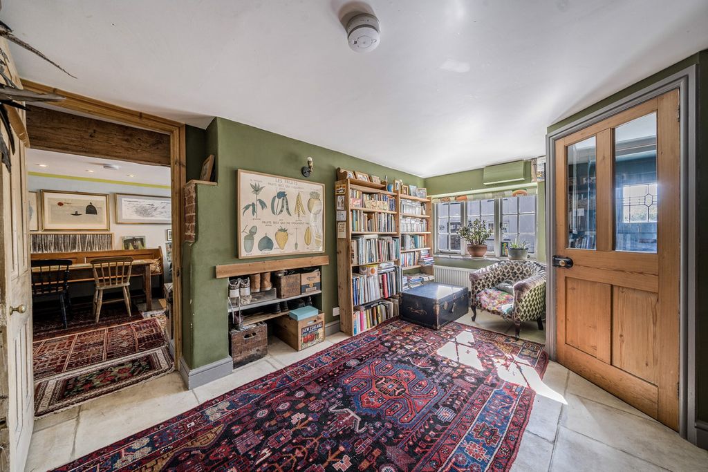 Property photo 3 of 13